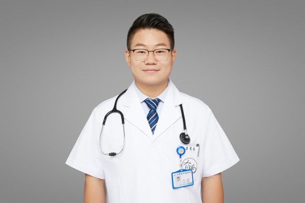 吕有为医生的个人照片